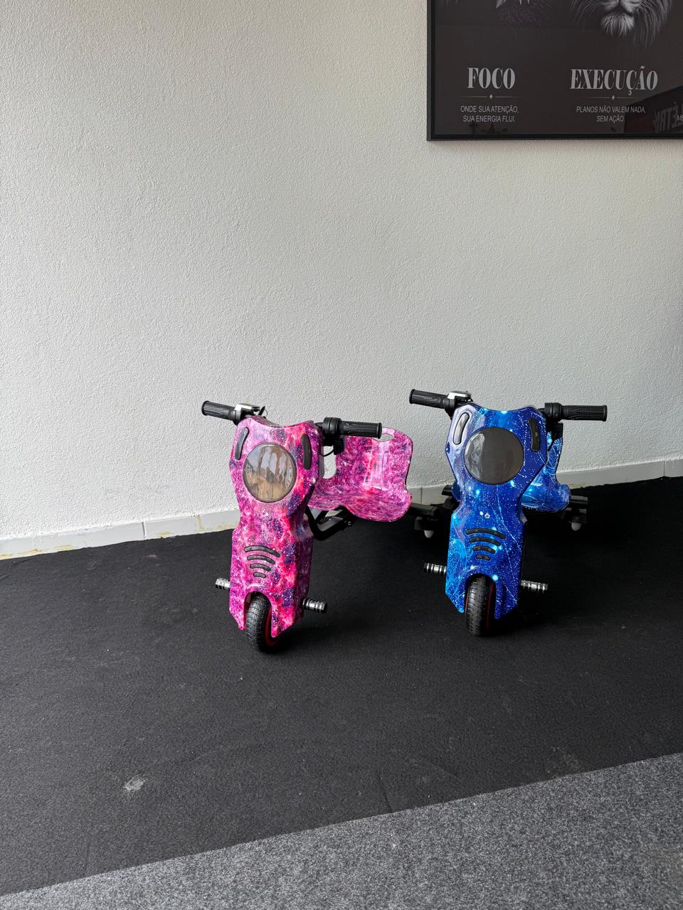 Triciclo Elétrico Infantil de Manobras 250W